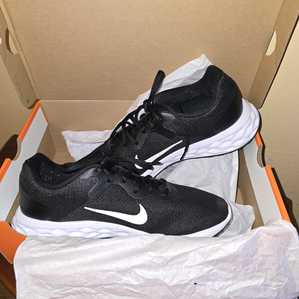Nike Revolution Men running shoes